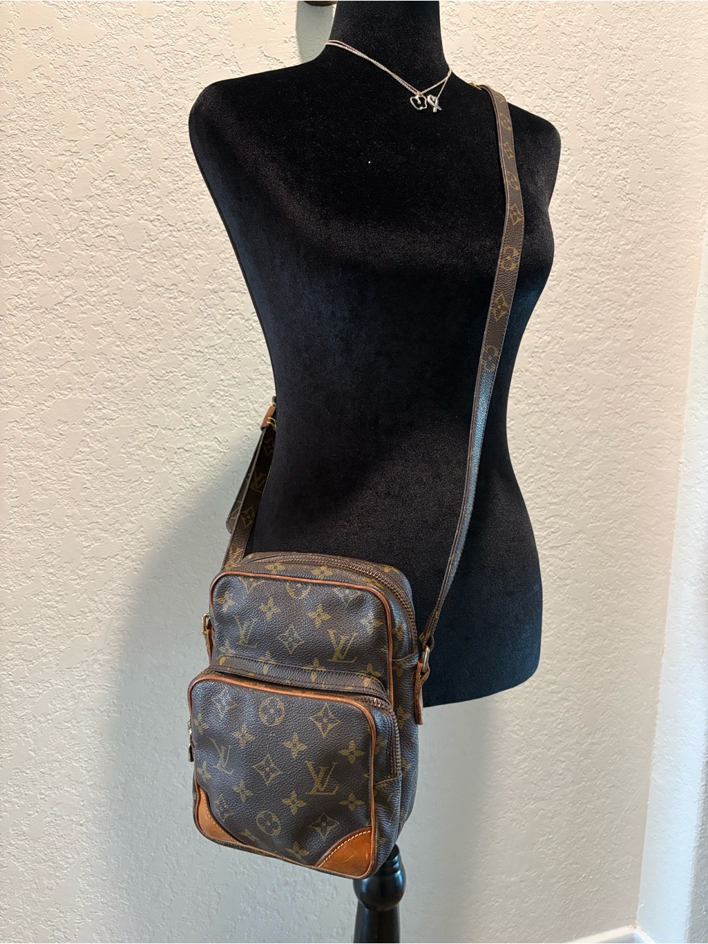 Louis Vuitton 854 Amazon Brown Monogram Lv Crossbody Bag